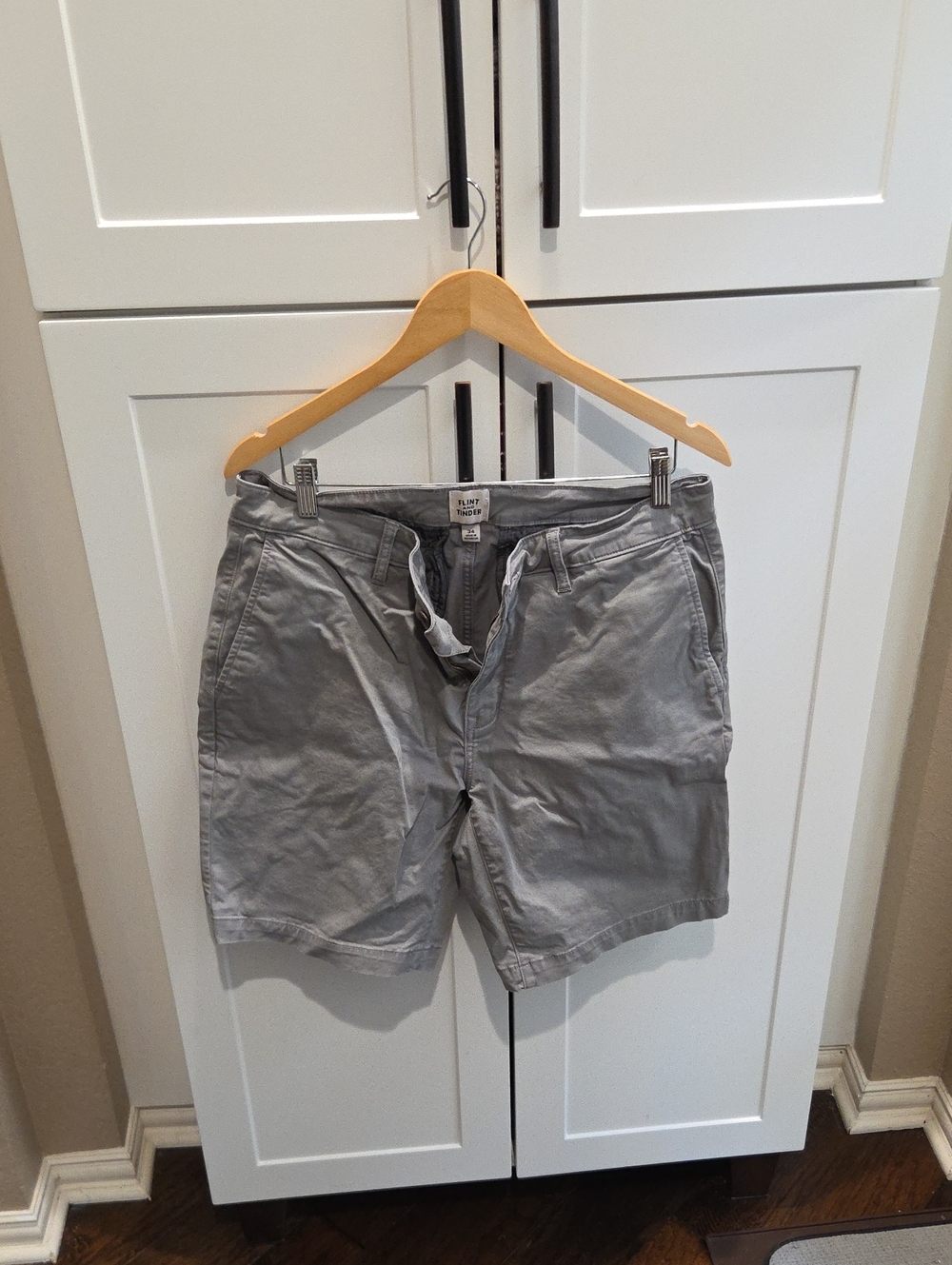 Men's Flat Front Gray Casual Shorts 9 Inch Inseam